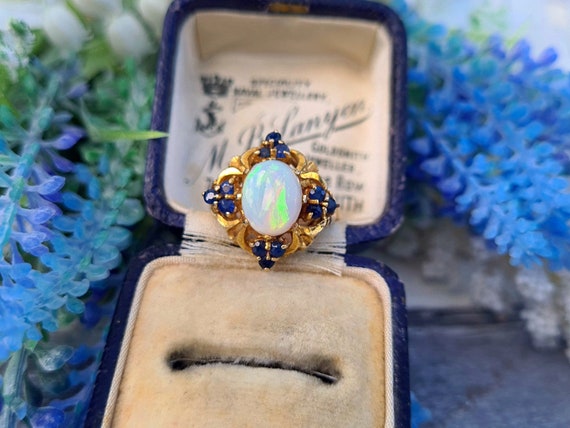 Vintage 1972 9ct Yellow Gold Ornate Opal and Sapp… - image 5