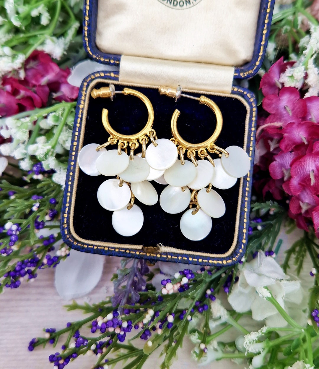 ☆VINTAGE HOLLYWOOD☆ Color Hoop Charm Drop Erring 大人気 il_1080xN.5979235504_qpj2.jpg