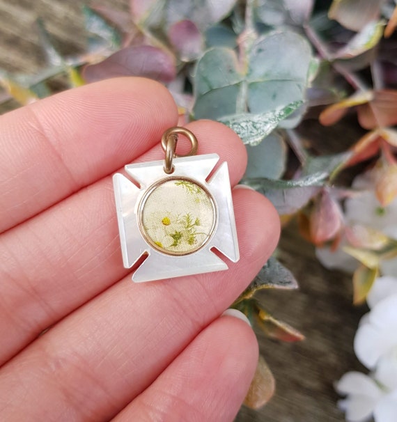 Antique Victorian Mother of Pearl Maltese Cross L… - image 8