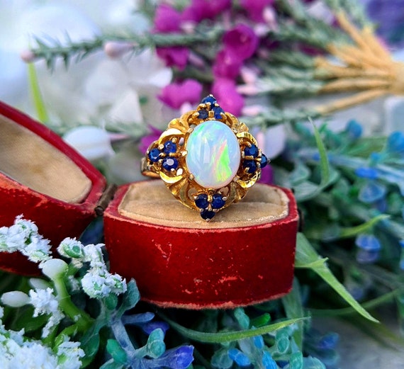 Vintage 1972 9ct Yellow Gold Ornate Opal and Sapp… - image 2