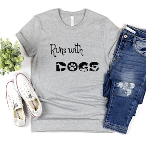 Runs With Dogs T-Shirt - Dog Course Ability Competitions - Dog Lovers&#39; T-Shirt - Dog Agility - Dog Agility Gift - Unisex Short Sleeve Tee