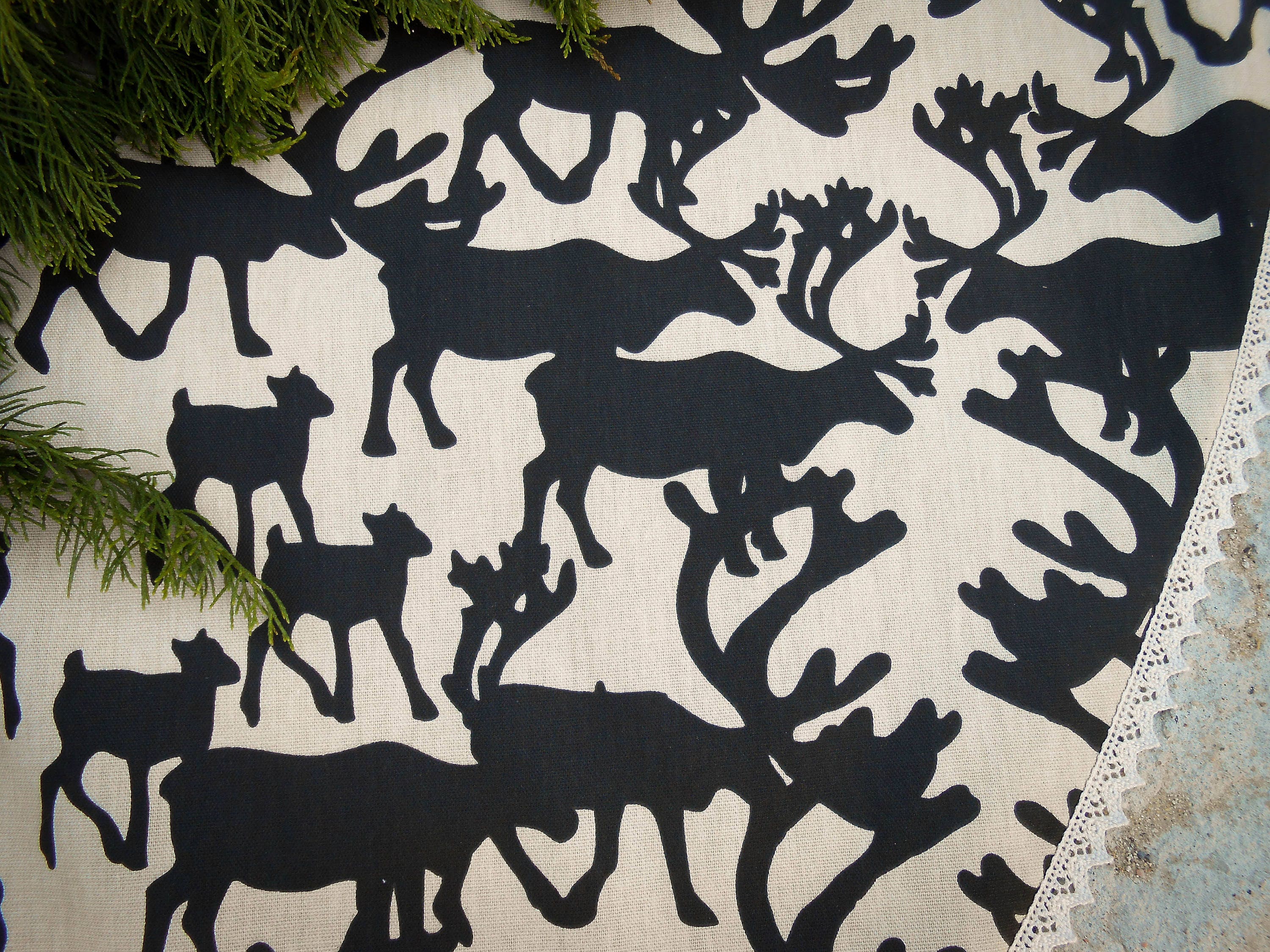 Deer Christmas Tree Skirt 
