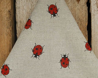 刺繍入りてんとう虫の花タオル：春の装飾 - Etsy 日本