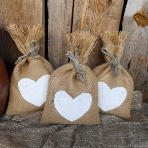 Favor Bag Burlap Wedding Favor Bags Heart Bag Candy Bag Burlap Favor Bags Shabby Chic Wedding Burlap Gift Bag Heart Gift Bag Rustic Gift Bag