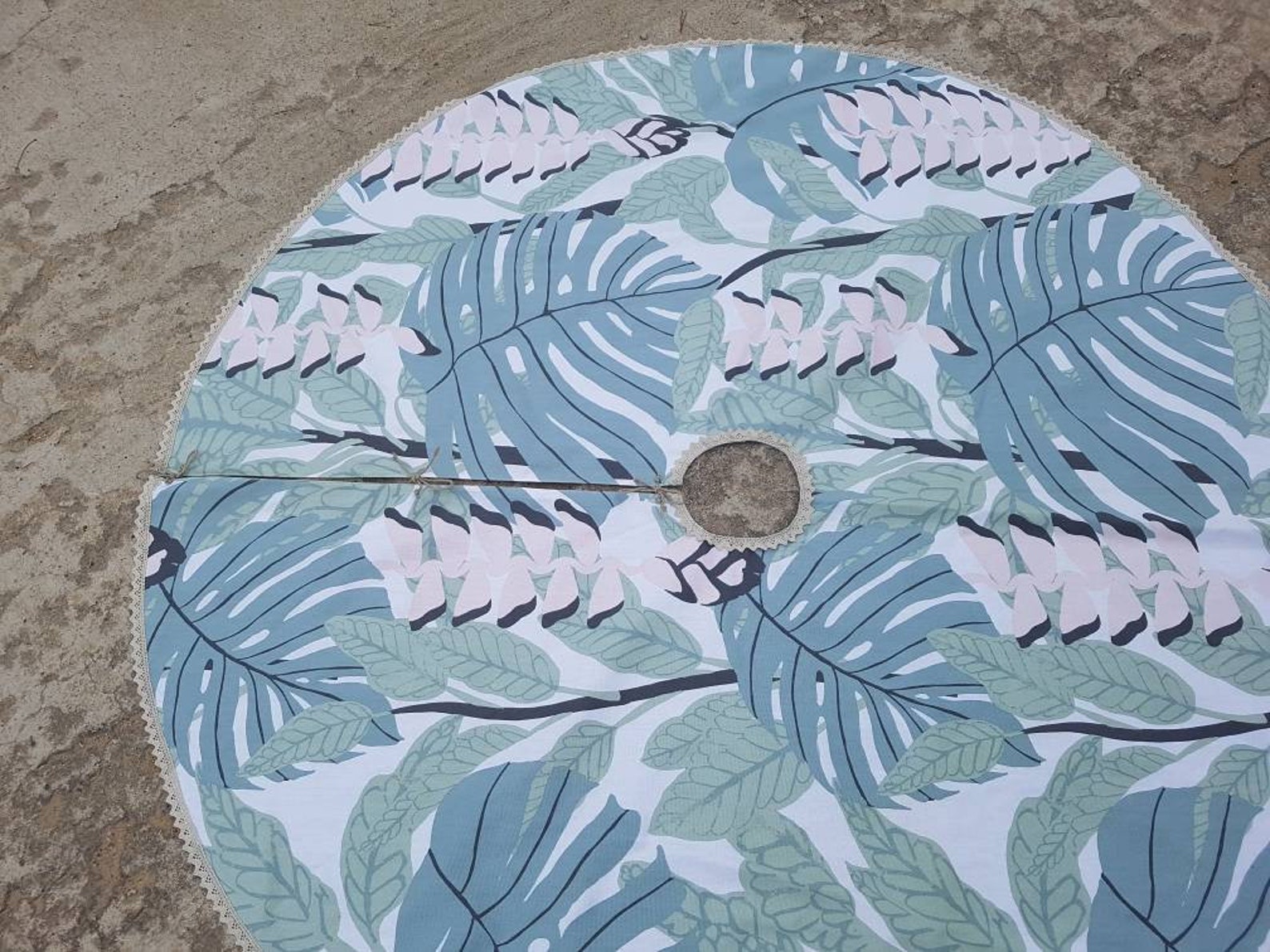 Tropical Christmas Tree Skirt 