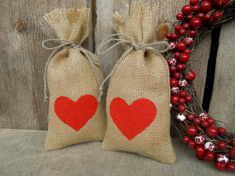 Burlap Favor Bags Burlap Bags Wedding Favor Bags Party Favor Bags Wedding Gift Bags Rustic Wedding Heart Bags Candy Bags Valentine Favor Bag image 3