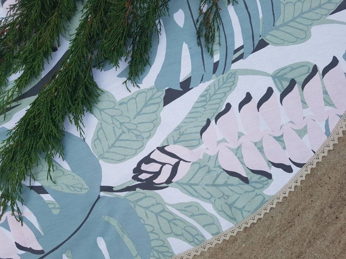 Tropical Christmas Tree Skirt 