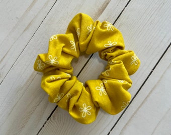 Yellow Daisy Scrunchie, Hair Tie