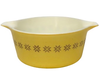 60’s Pyrex Town & Country Cross Stitch | Snowflake Star Pattern 2 Quart Casserole Dish