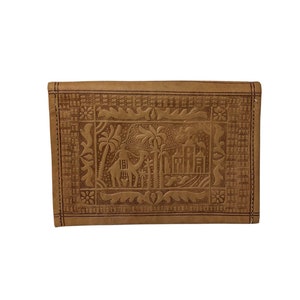 Cartera marroquí vintage de tres pliegues en piel repujada