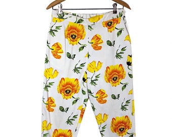 90’s Yellow Floral Cropped Trousers with Pockets Size 28