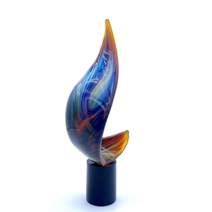 Lintbeeldhouwwerk van Muranoglas: abstract kunstwerk van chalcedoon