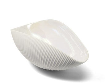 Murano Glass Bowl - elegant nacre colored centerpiece - Trademark of Origin Guaranteed - Polar