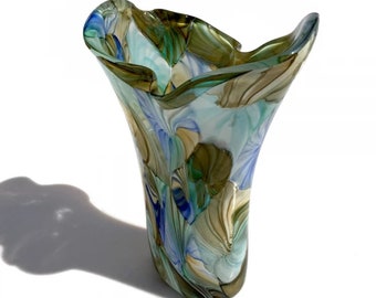 Colorful flower-shaped glass vase, original Murano glass, blown glass, handmade, modern design, gift idea, limited edition, Made in Italy