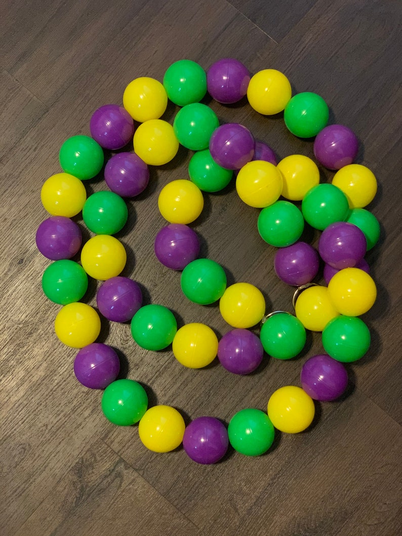mardi gras bead garland diy