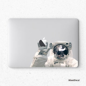 Sticker MacBook | Sticker MacBook Pro | Skin MacBook | Skin MacBook Pro 15 | Sticker MacBook Air 13 | Stickers ordinateur portable | Sticker ordinateur portable | Skin ordinateur portable | Astronaute