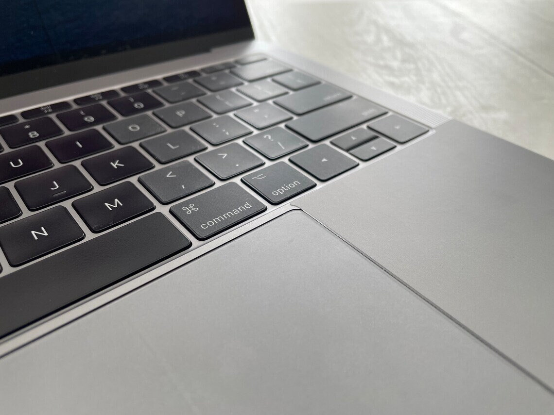 透明MacBookキーボードステッカーとパームレストスキン | 透明MacBook