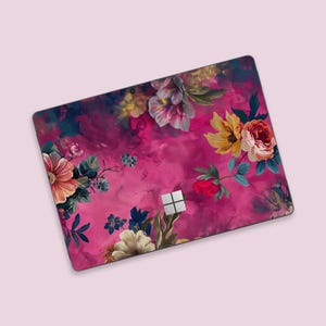 Padrão floral vintage Surface Pro Skin | Fundo rosa escuro Surface Pro Decal | Esquema de cores ousado Surface Pro Cover | Surface Pro Wrap