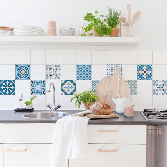 TOARTI – 18 Adesivi Per Piastrelle Mosaico, Effetto Marmo, PVC Impermeabile Per Cucina E Bagno (15x15 Cm)