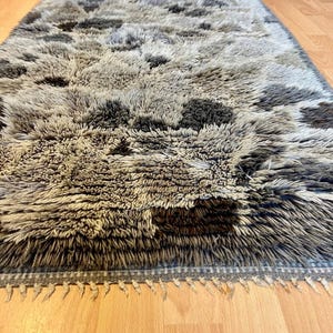 Vintage Swedish Rya Rug, Mosaic Style High Pile Rug from the 1960s - A Treasure to Discover!
