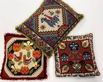Vintage embroidered folk art pillow, twist stitch pillow, handmade in Sweden. Scandinavian rustic sofa decor.