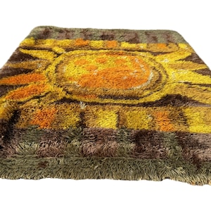 Vintage Swedish Rya Rug: Sunflower Shag, Mid-Century Modern Design