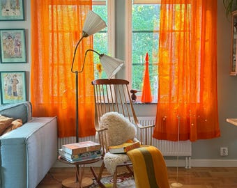Rideaux orange rétro des années 1970 - rideaux filtrant la lumière vintage