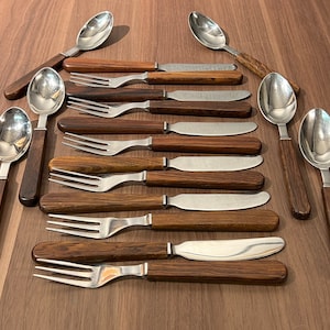 KAY BOJESEN Design Besteck, 18-teiliges Besteck aus Palisander, Universal Steel, Danish Modern, Mid Century Geschirr.