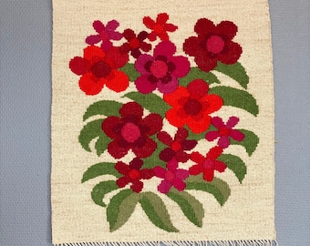 Large Swedish woven Wall Art, flatweave linen tapestry, wall decor With flowers.