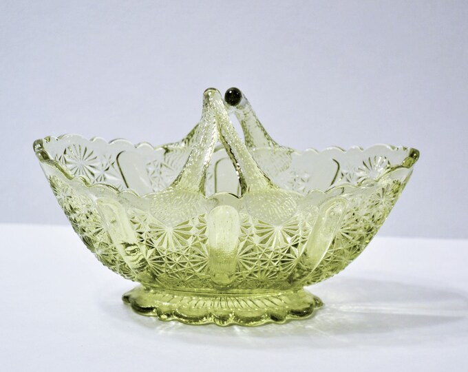 Vintage Green Glass Basket Bowl Light Avocado Green Daisy Star Pattern