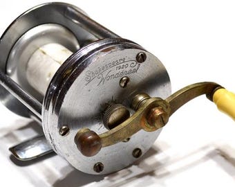 Shakespeare - True Blue Level Winding Fishing Reel, No. 1956
