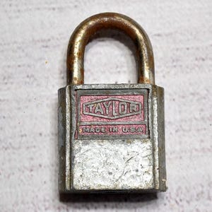 Vintage TAYLOR Padlock No Key Old Weathered Pad Lock Collectible Restoration Steampunk Panchosporch