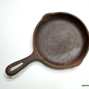 Vintage Wagner Cast Iron Skillet: 6 1/2 Inch Farmhouse Fry Pan