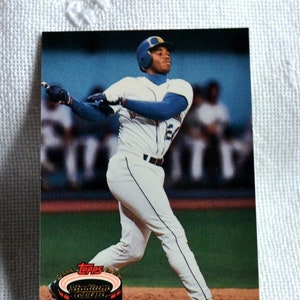 Ken Griffey Jr. 1992 Topps Baseball Card - Seattle Mariners Memorabilia