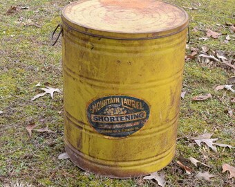Vintage Mountain Laurel Shortening Can 110 lb Metal Lard Tin Yellow Farmhouse Kitchen Lookout Oil Chattanooga TN Advertising PanchosPorch