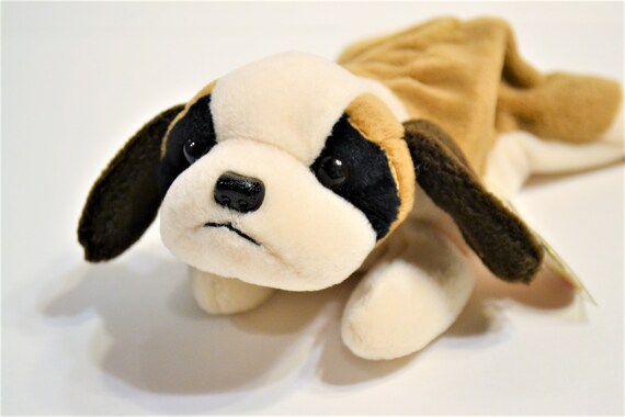 kris kringle stuffed dog