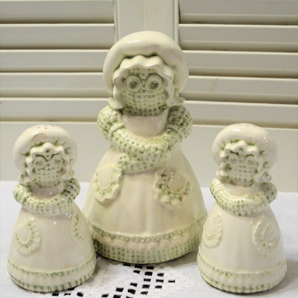 Vintage Burlap Doll Salt Pepper Shakers Kitchen Sink Sponge Holder Ceramic Green White Country Farmhouse PanchosPorch