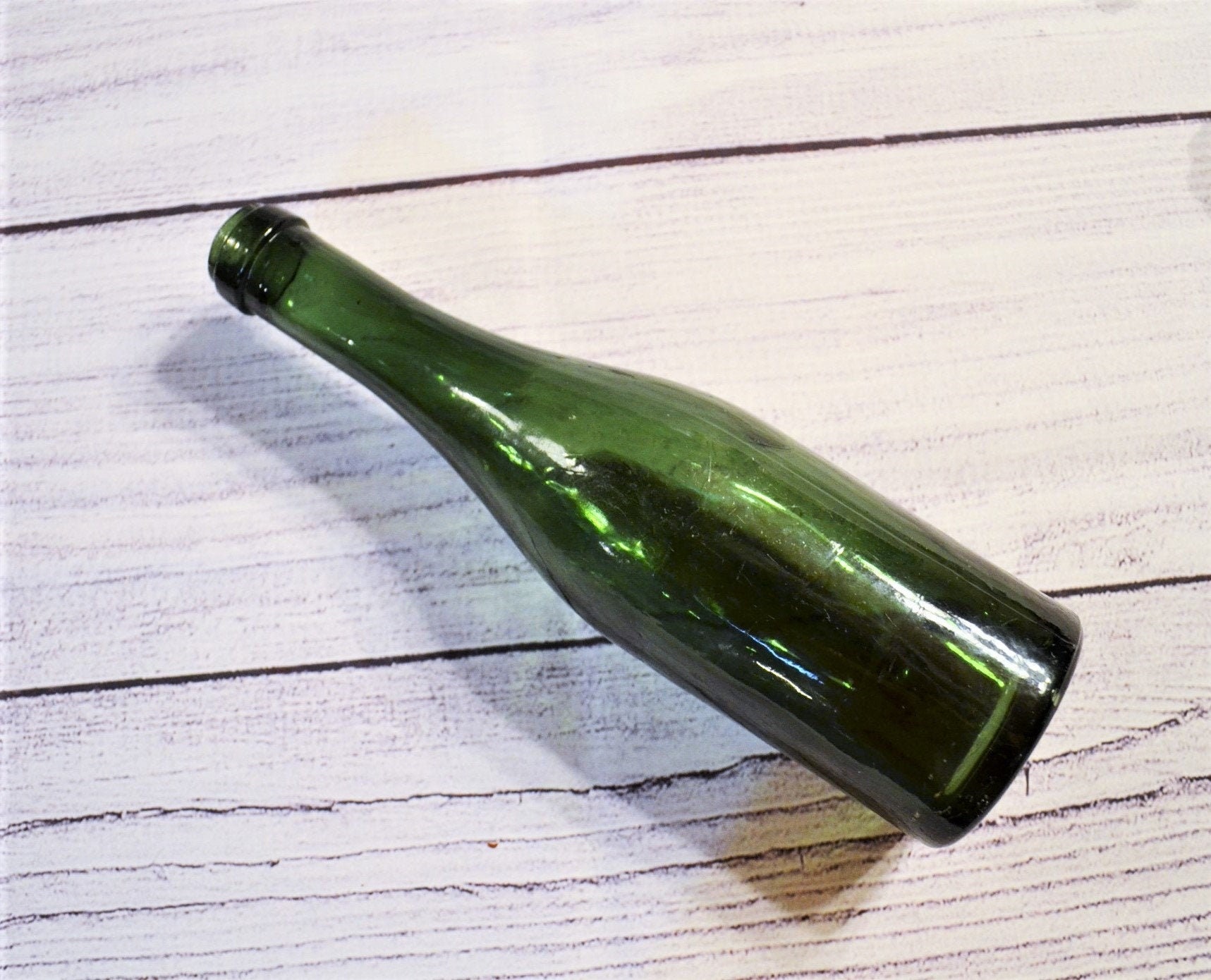 Vintage Dark Green Glass Wine Bottle: Swirl Design, Cork Top