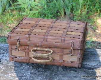 Vintage Woven Basket Suitcase Picnic Basket Photo Prop Wedding Display Rustic Wicker Case PanchosPorch