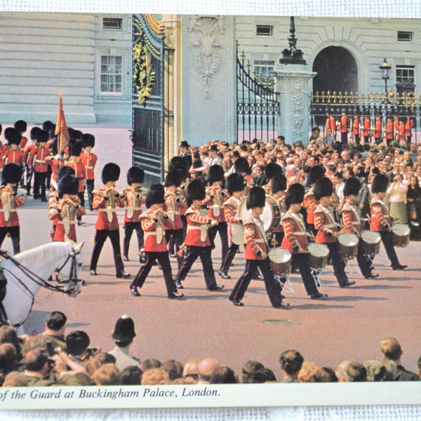 Vintage ENGLAND Postcard Changing of the Guard Buckingham Palace Unused Post Card Memorabilia Advertising Paper Ephemera PanchosPorch