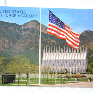 vintage COLORADO Carte postale US Air Force Academy Colorado Springs Chapel Carte postale Souvenirs Papier publicitaire Ephemera PanchosPorch
