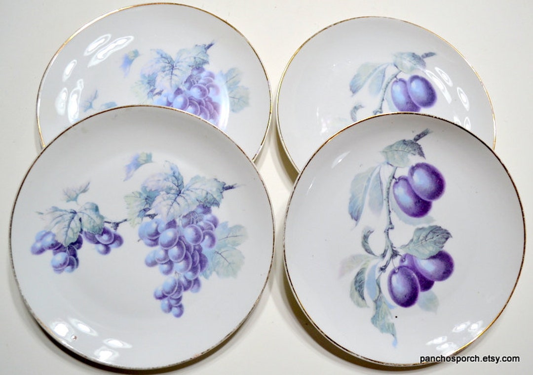 Vintage Fruit Plate Set of 4 Faded Purple Blue Grapes Plums Worn Gold