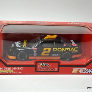 Vintage Rusty Wallace 2 Diecast Car 1/24 Scale 1993 Stock Car Replica Pontiac Mobil Racing Champions NASCAR Memorabilia Panchosporch