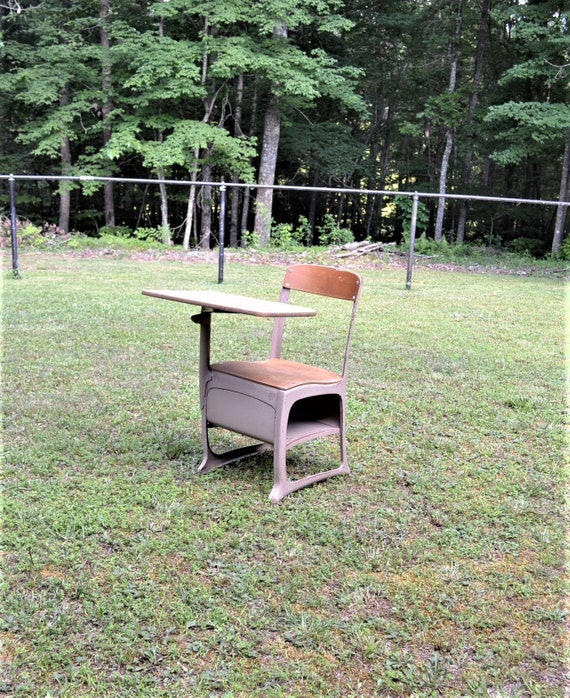 Vintage School Desk Child Size Envoy Beige Putty Retro Metal Etsy