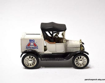 Vintage ERTL Diecast Bank 1918 Ford Model T Runabout Big A Auto Parts Collectible Car
