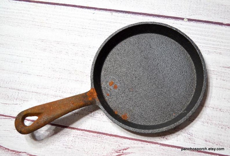 Vintage Cast Iron Skillet 5 Inch Fry Pan Individual One Egg Frying Pan Farmhouse Kitchen Cooking PanchosPorch