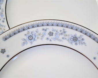 Vintage Blue Floral Salad Plate Set of 4 Platinum Trim Henneberg Porzellan German Democratic Republic PanchosPorch