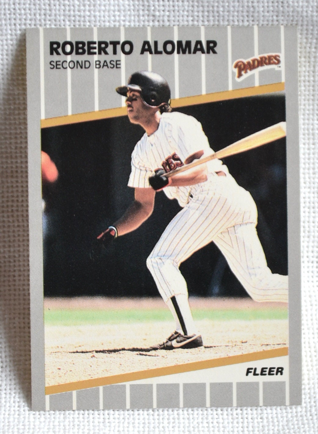 Roberto Alomar Baseball Card No 299 Fleer 1989 MLB Baseball 
