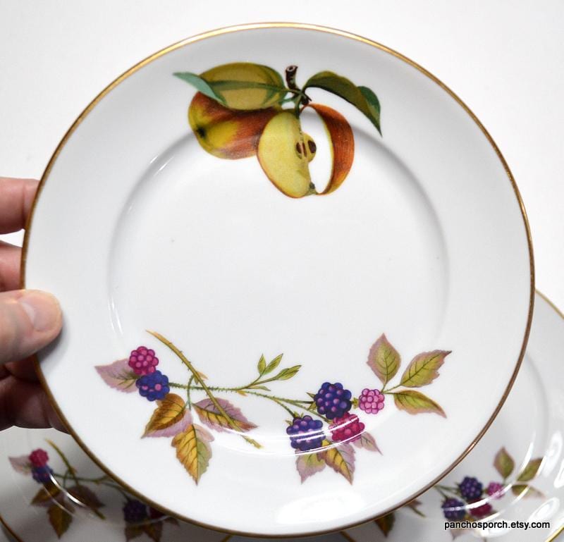 【 WORCESTER】プレート　キャビネット Lot - A Royal Worcester cabinet plate painted with fruit and
