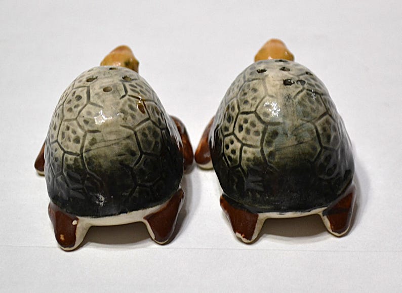 Vintage Salt and Pepper Shaker Set Turtles Whimsical Kitsch Kitchen ...